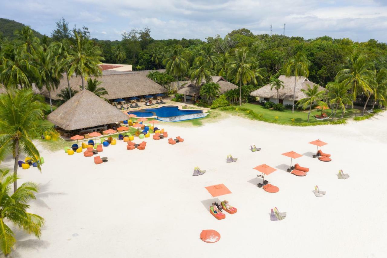 Oceanica Resort Panglao, Bohol Exterior foto Aerial view of the beach at the resort